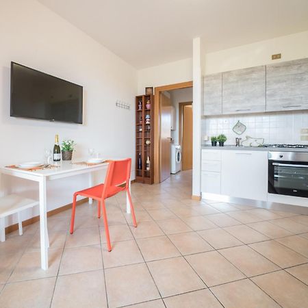 Gardappartamenti Cascinale Pool Desenzano del Garda Bagian luar foto