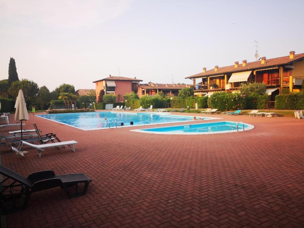 Gardappartamenti Cascinale Pool Desenzano del Garda Bagian luar foto